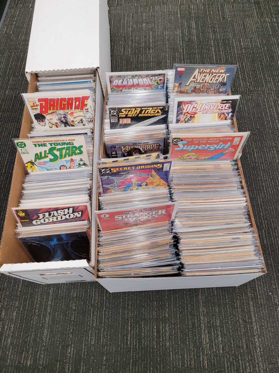 834 units of Comic Books - MSRP $4,128 - Refurbished (Lot # 688001)