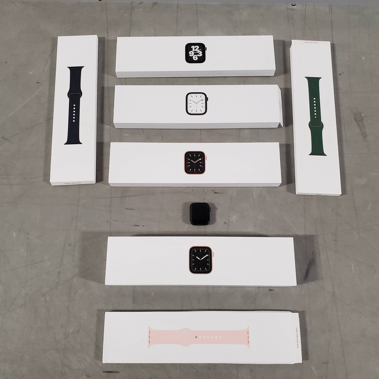 64 units of High Value Apples Watches - MSRP $25,011 - Salvage (Lot # 691710)
