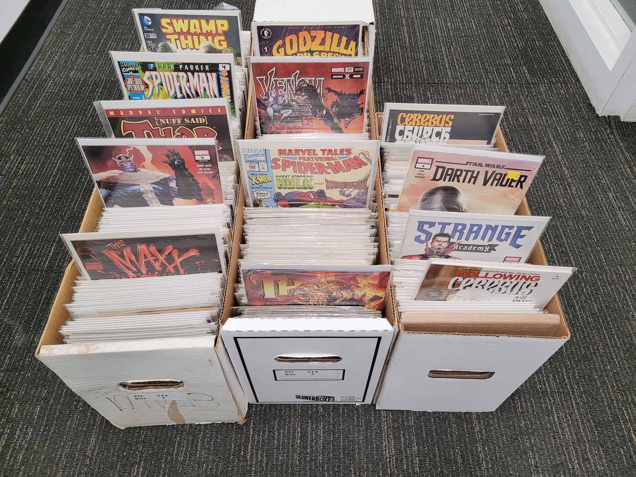 654 units of Comic Books - MSRP $3,237 - Refurbished (Lot # 693001)