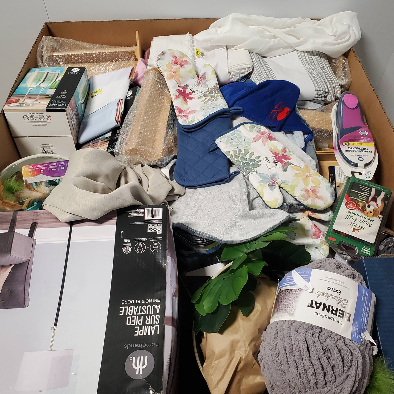 284 units of Home Products - MSRP $3,582 - Returns (Lot # 691126)