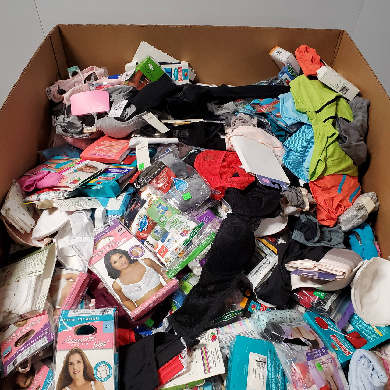 633 units of Underwears - MSRP $10,008 - Returns (Lot # 694708