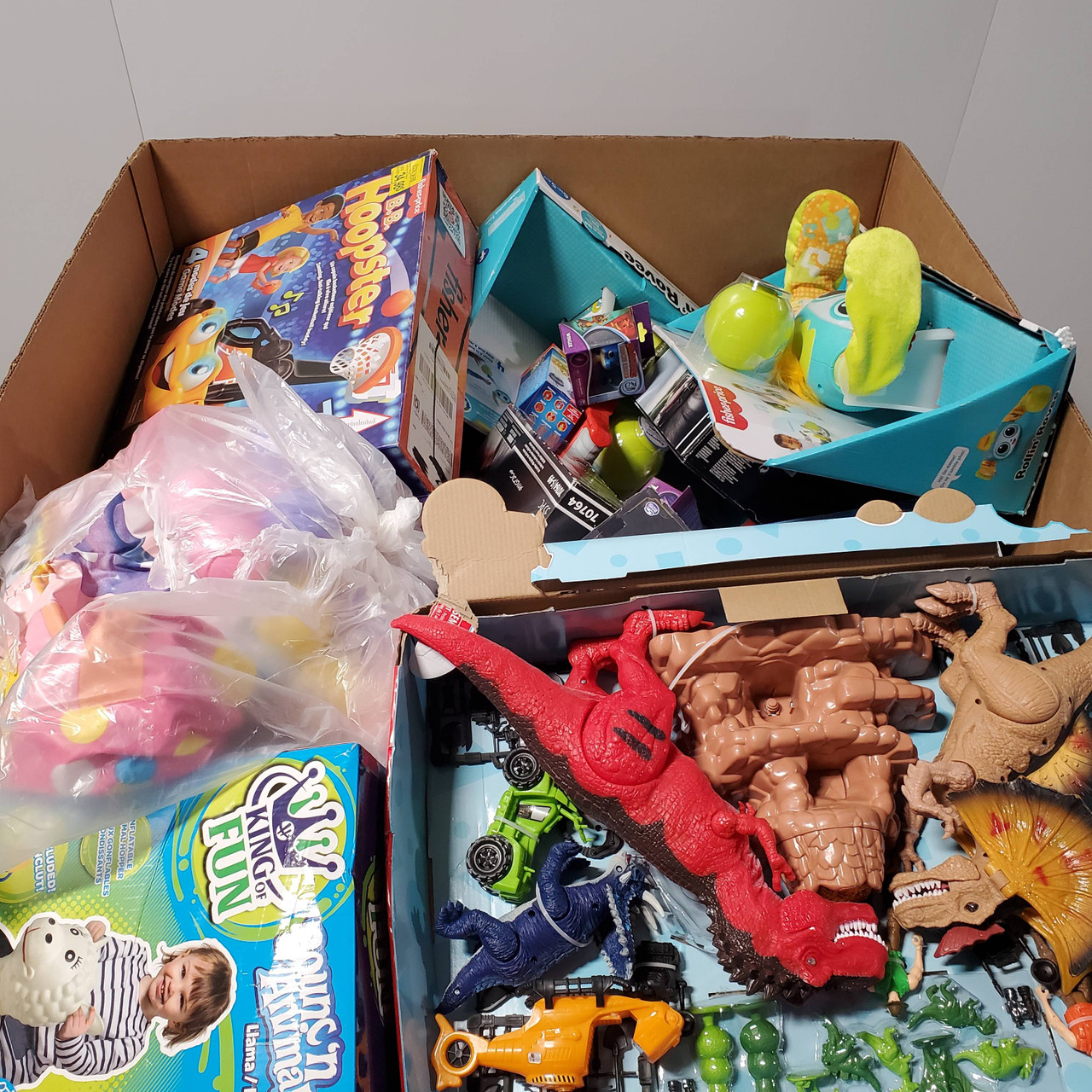 83 units of Toys - MSRP $2,019 - Returns (Lot # 696315)