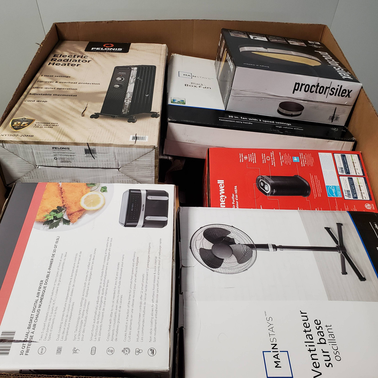 24 units of Small Appliances - MSRP $1,684 - Returns (Lot # 698335)