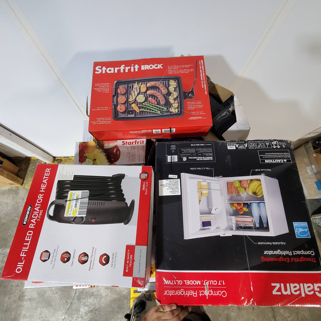 32 units of Small Appliances - MSRP $1,828 - Returns (Lot # 700040)