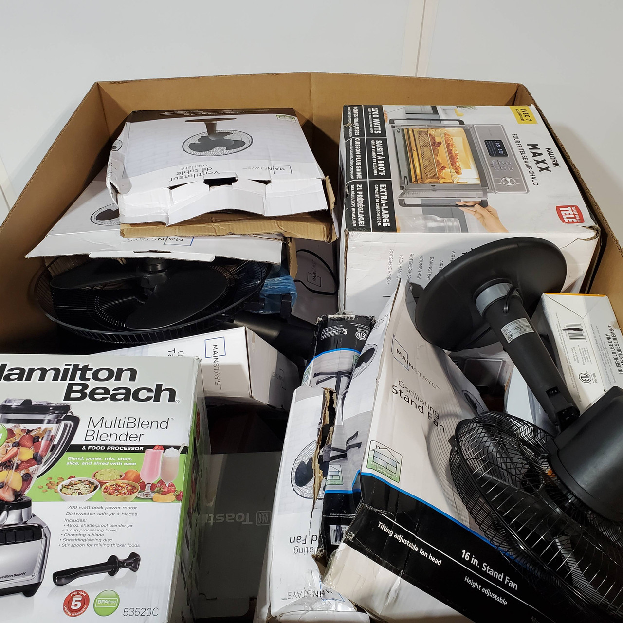 25 units of Small Appliances - MSRP $1,340 - Returns (Lot # 702529)