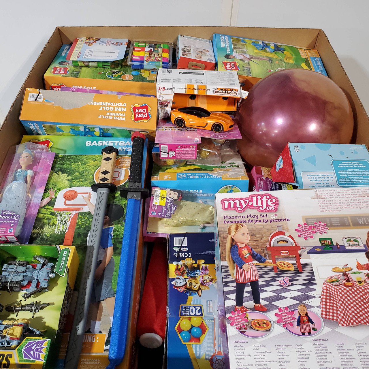 136 units of Toys - MSRP $2,892 - Returns (Lot # 703827)