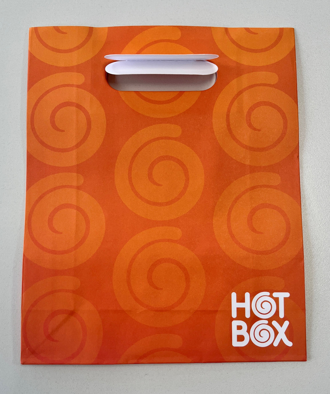 32 units of Staples Die Cut Bag "Hot Box" - MSRP $1,920 - Like New (Lot # 695444)