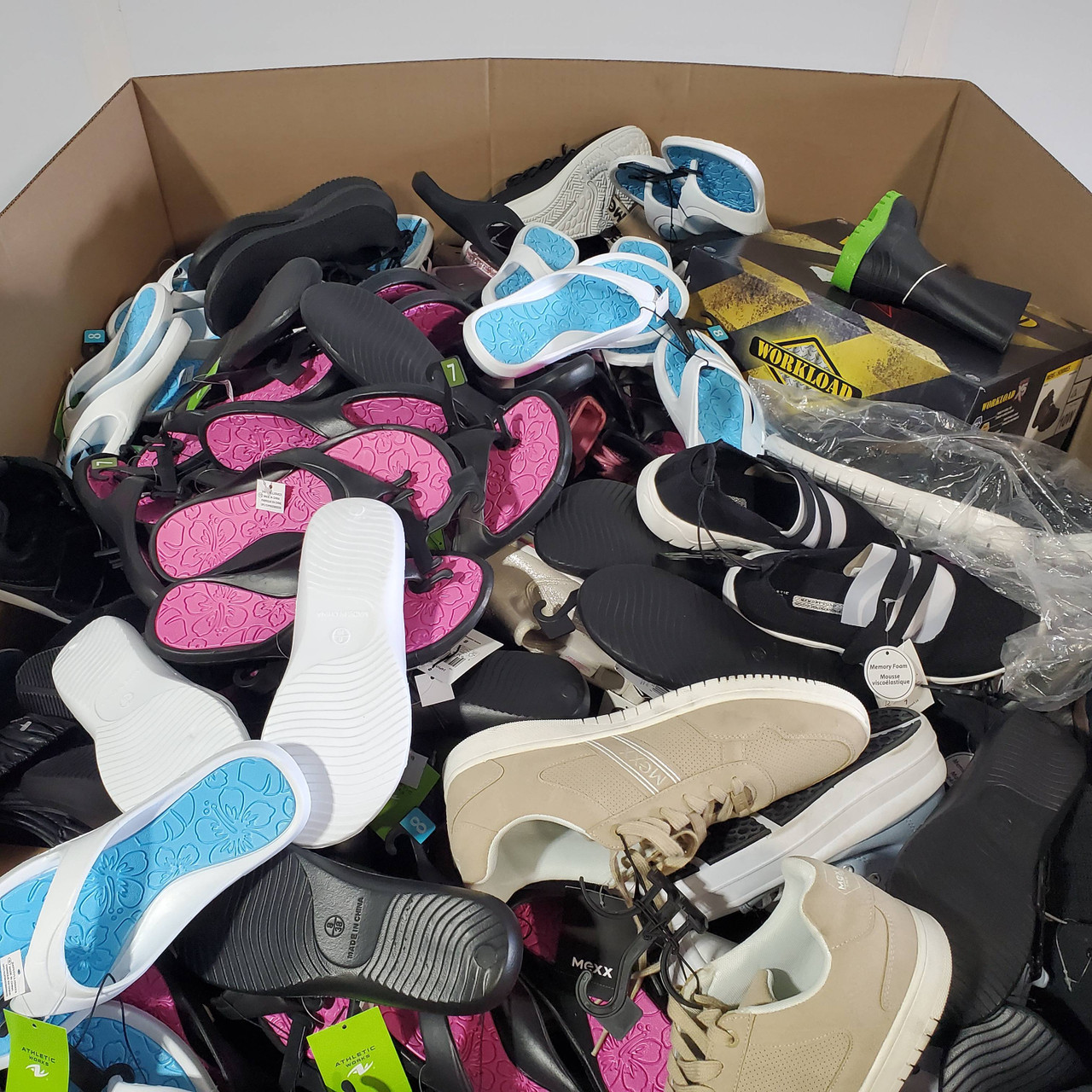 156 units of Shoes (pair) - MSRP $4,661 - Returns (Lot # 711912)