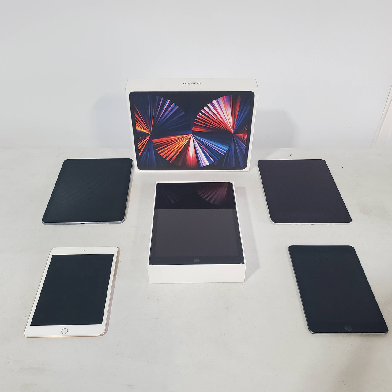 6 units of High Value Apple Tablets - High Value - MSRP $4,299 - Salvage (Lot # 713720)