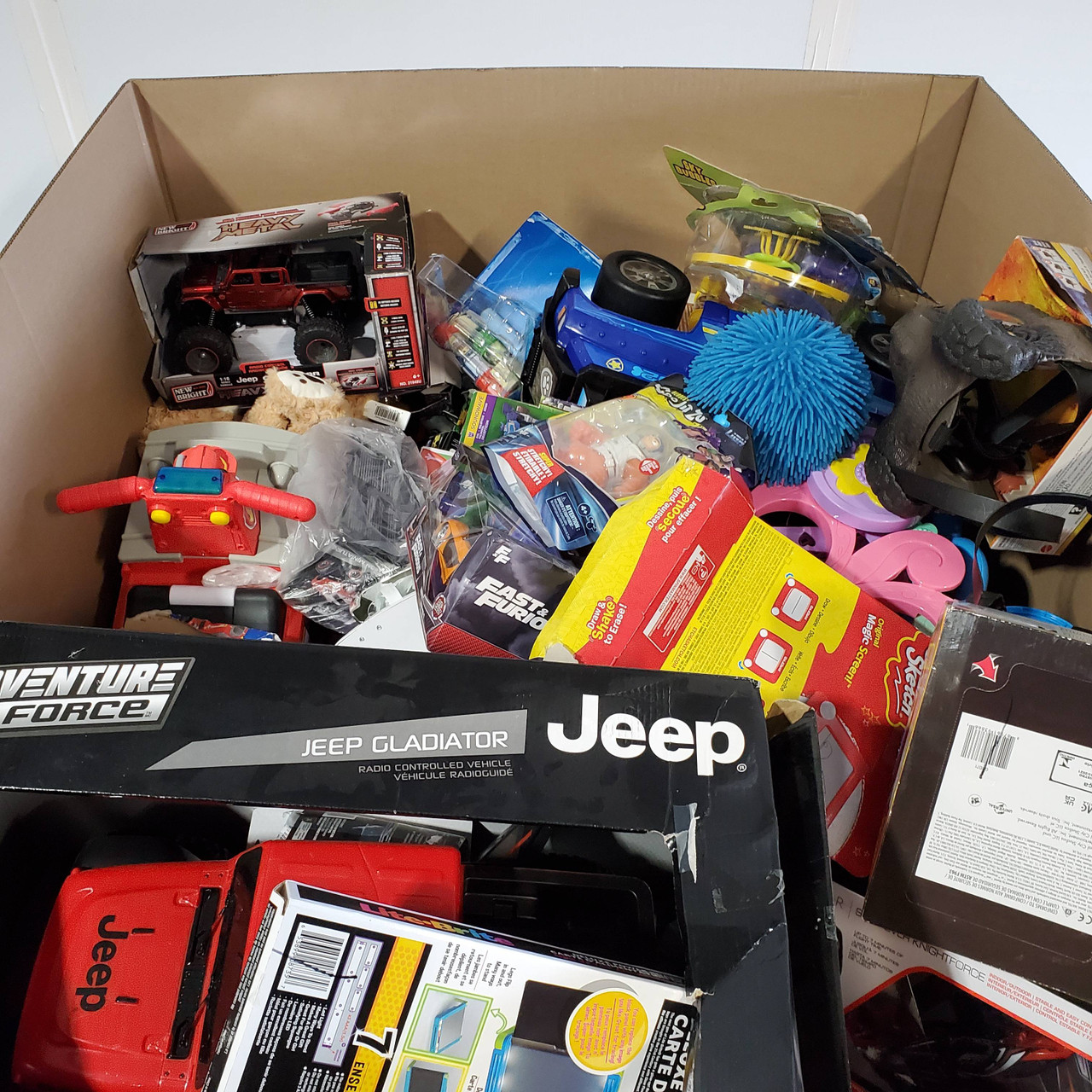 116 units of Toys - MSRP $3,149 - Returns (Lot # 720121)