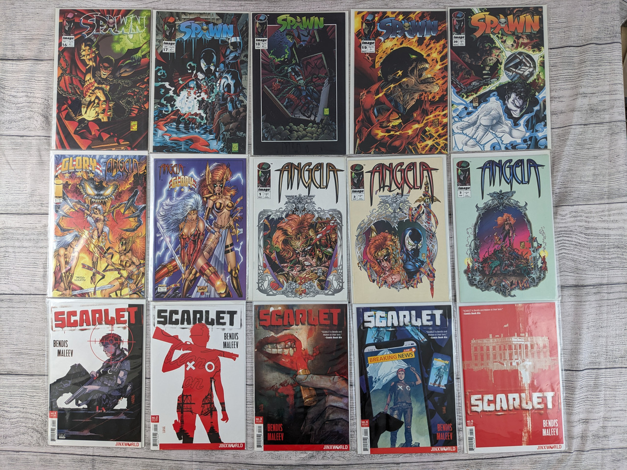 116 units of Comic Books (Spawn & Star Wars) - MSRP $1,170 - Like New (Lot # 730311)