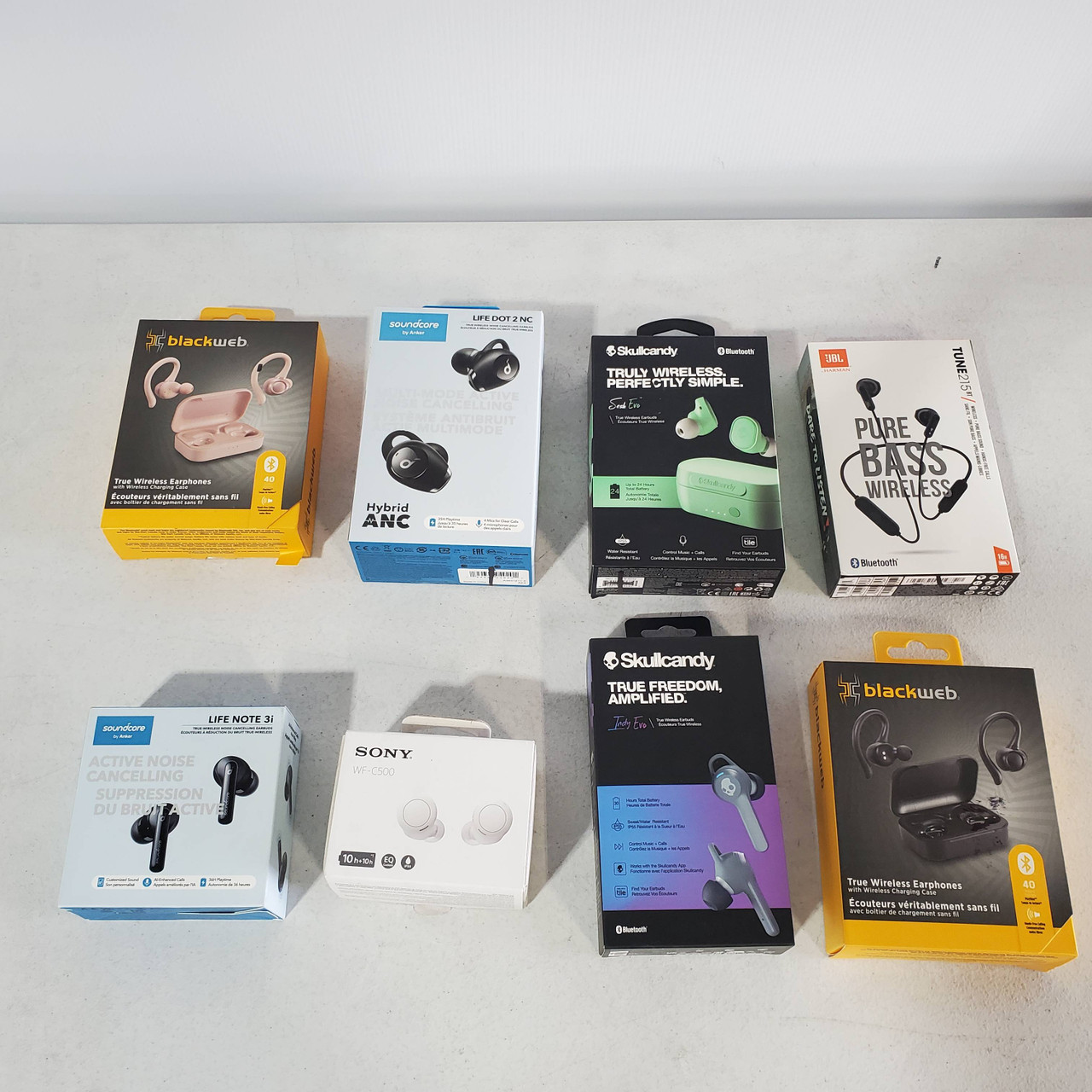 123 units of Headphones - MSRP $10,422 - Like New (Lot # 725845)