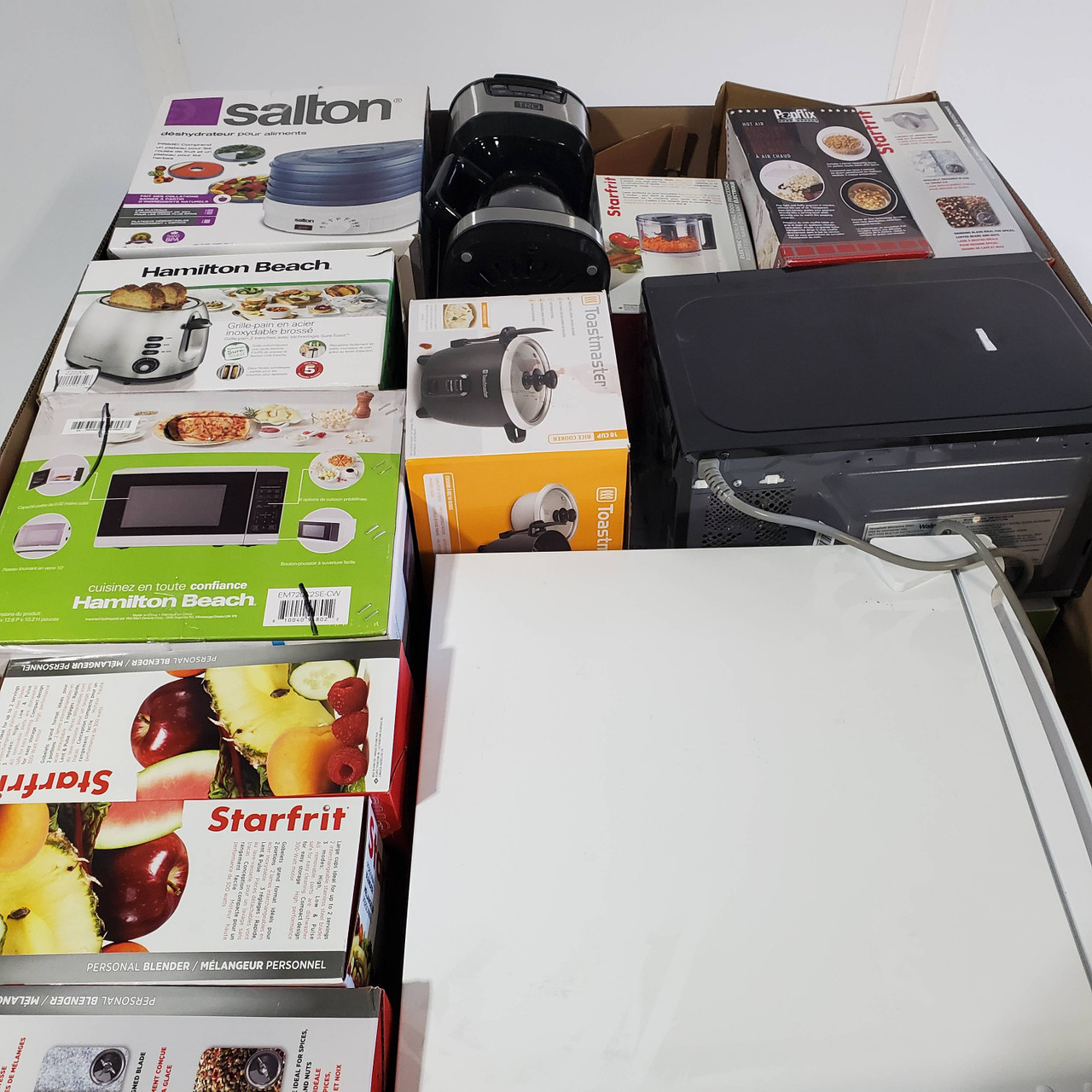 26 units of Small Appliances - MSRP $1,703 - Returns (Lot # 726435)