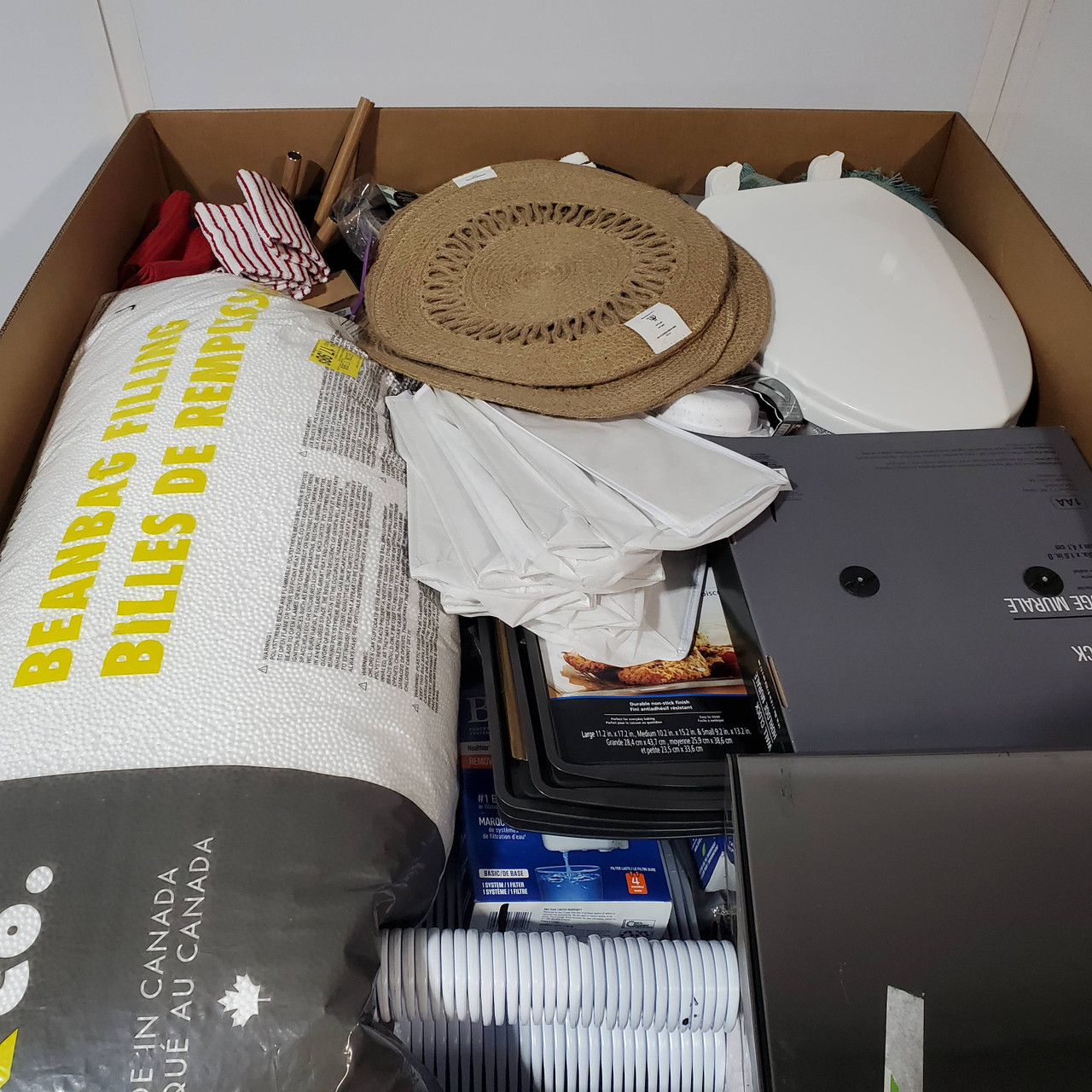 256 units of Home Products - MSRP $3,335 - Returns (Lot # 729337)