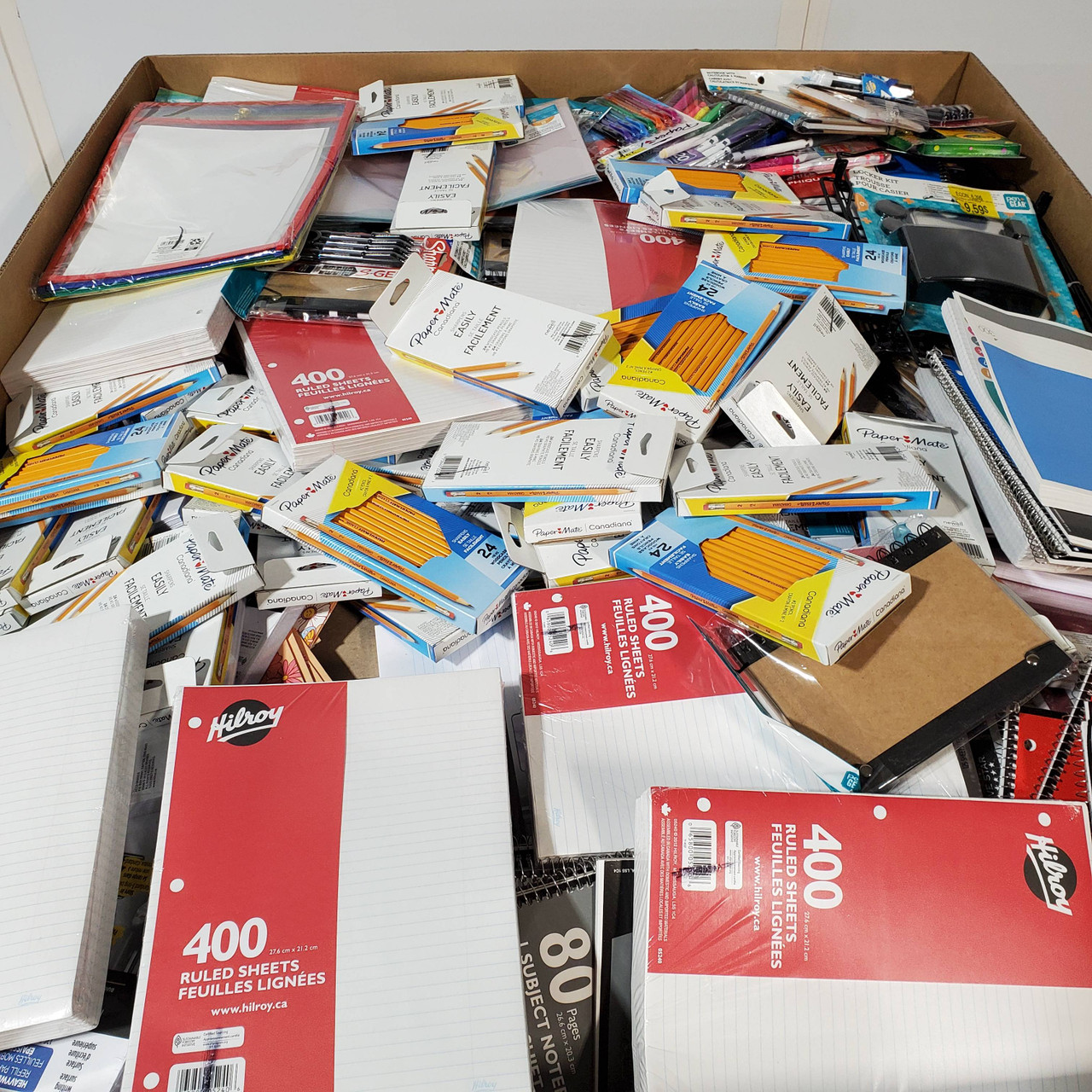 1016 units of Office & School Supplies - MSRP $5,495 - Returns (Lot # 731933)