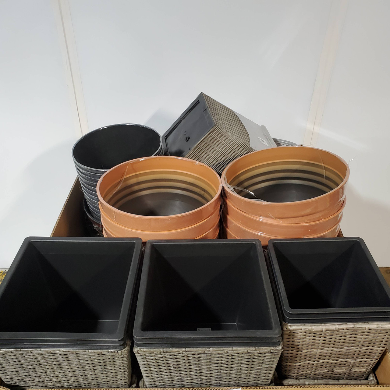83 units of Flower Pots - MSRP $2,065 - Like New (Lot # 740239)
