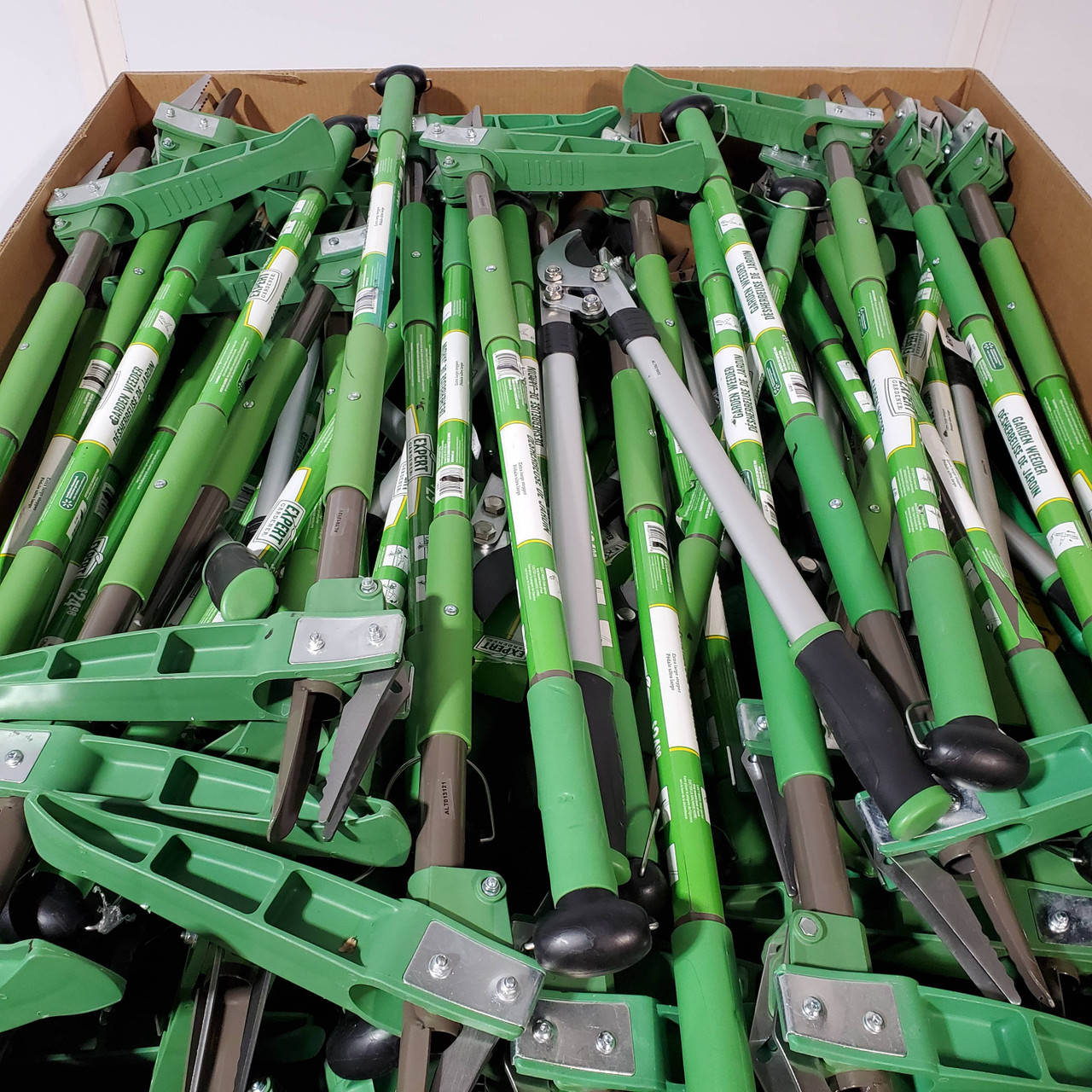 173 units of Garden Tools - MSRP $4,730 - Returns (Lot # 741942)