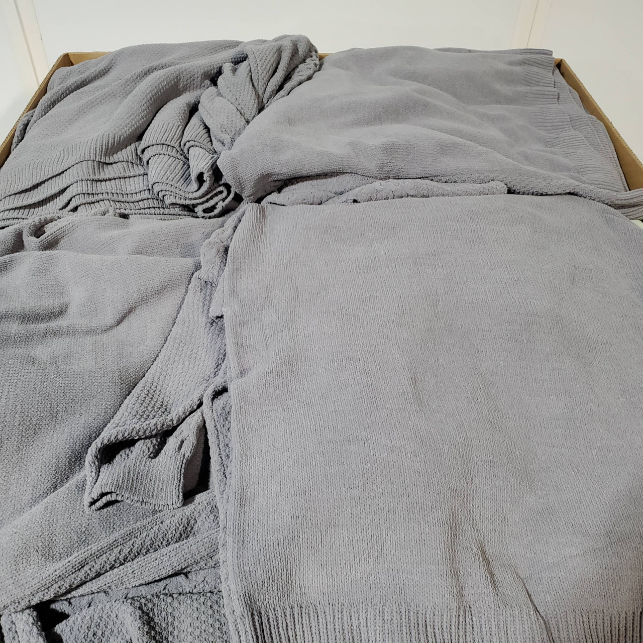 715 units of Women Clothing - MSRP $12,420 - Returns (Lot # 744210)