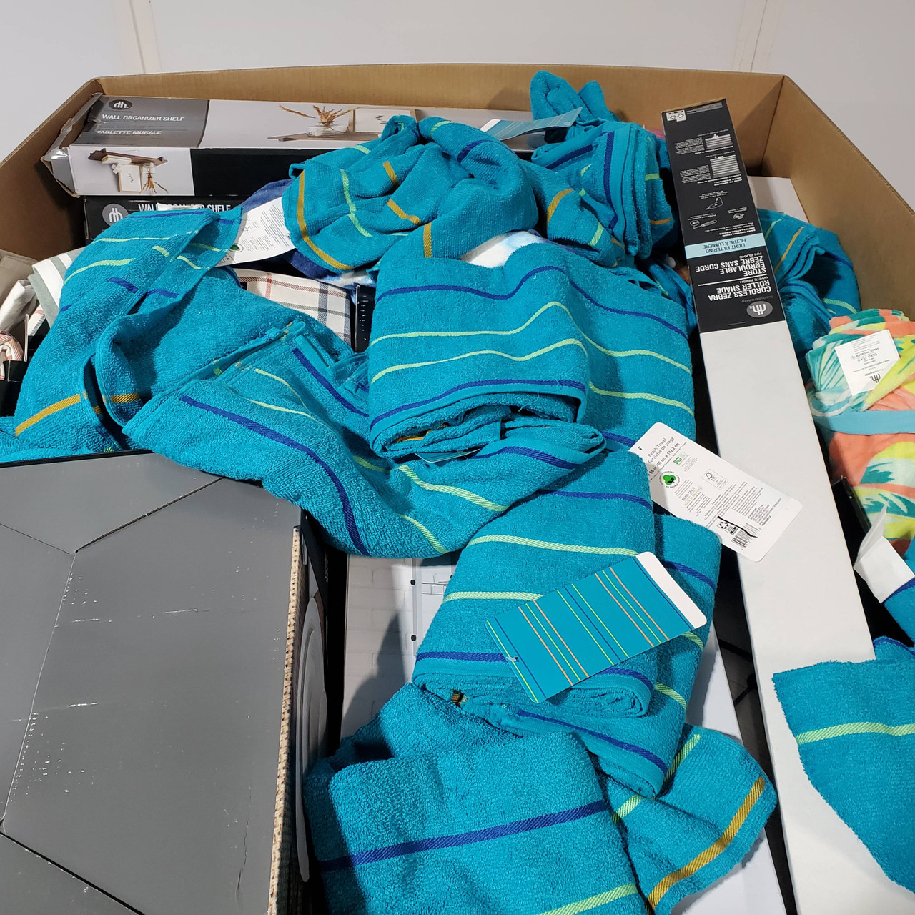 370 units of Home Products - MSRP $5,046 - Returns (Lot # 748725)