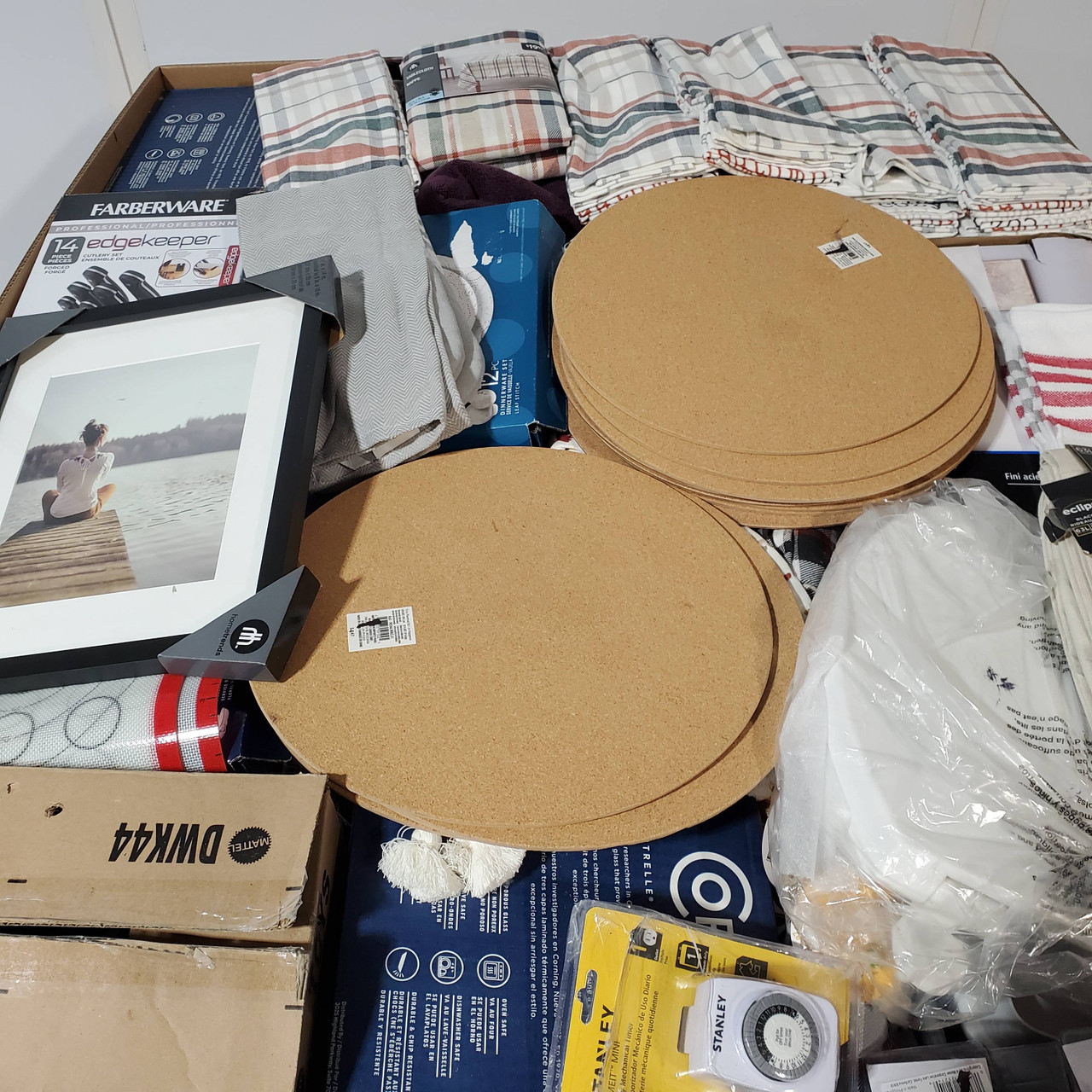 210 units of Home Products - MSRP $3,420 - Returns (Lot # 760751)