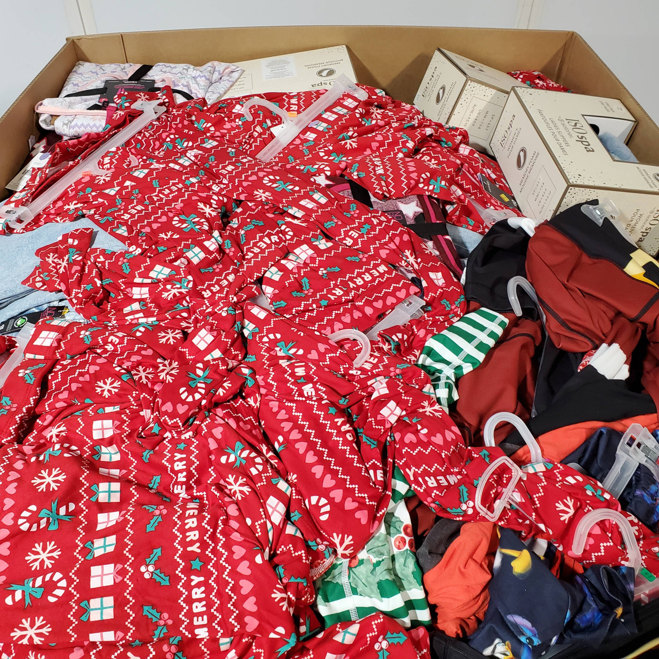 774 units of Women Clothing - MSRP $9,937 - Returns (Lot # 760510)