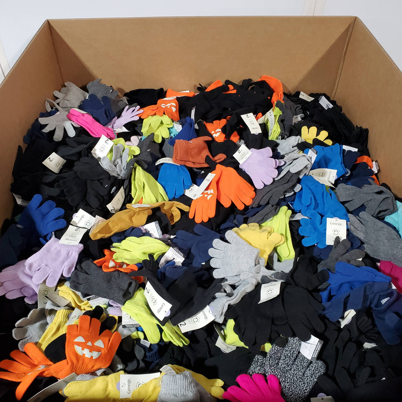 2069 units of Mini Mitts - MSRP $4,211 - Like New (Lot # 767201)