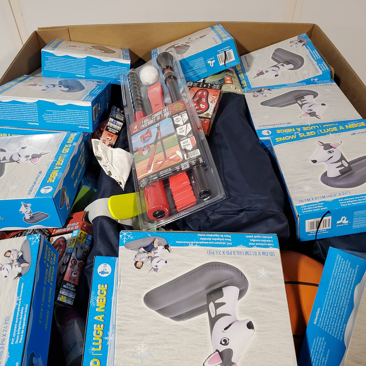 206 units of Sports & Outdoor - MSRP $4,289 - Returns (Lot # 770021)