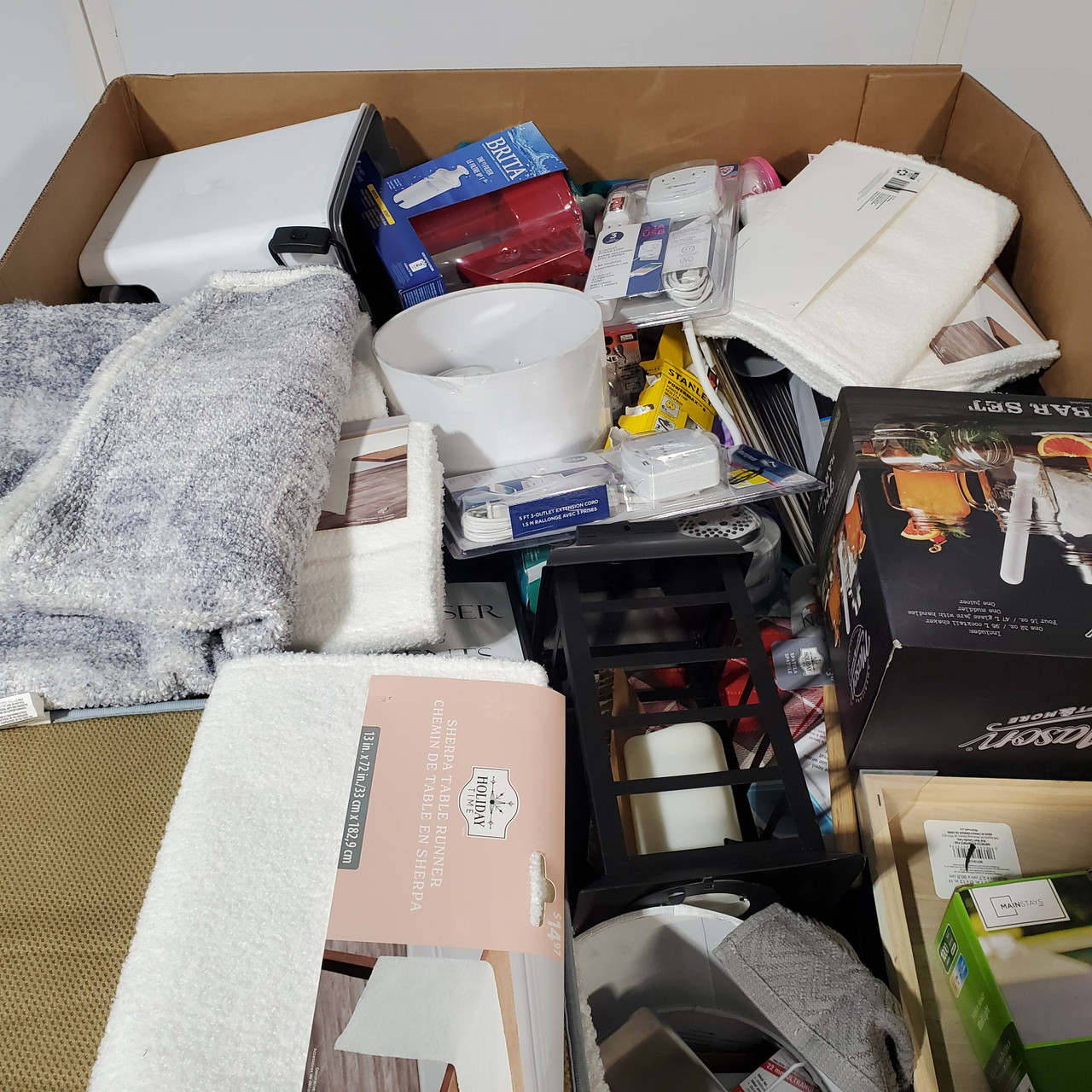 290 units of Home Products - MSRP $3,753 - Returns (Lot # 773851)