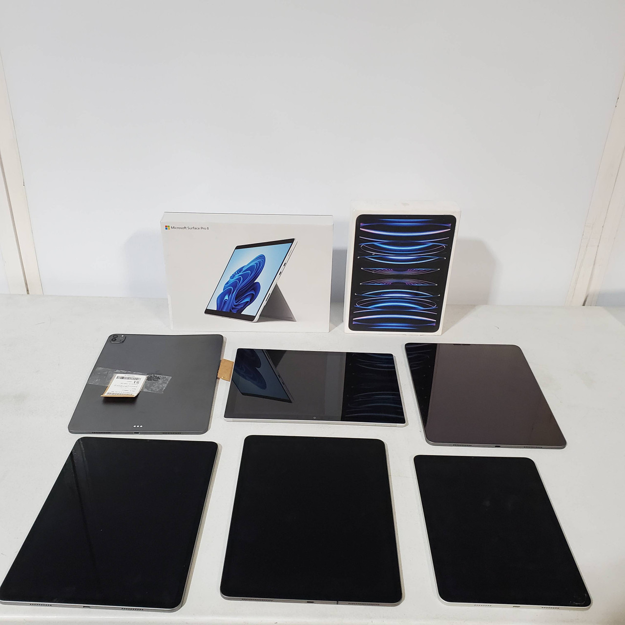 8 units of High Value Apple Ipad & Microsoft Surface Tablets - MSRP $9,140 - Salvage (Lot # 771417)