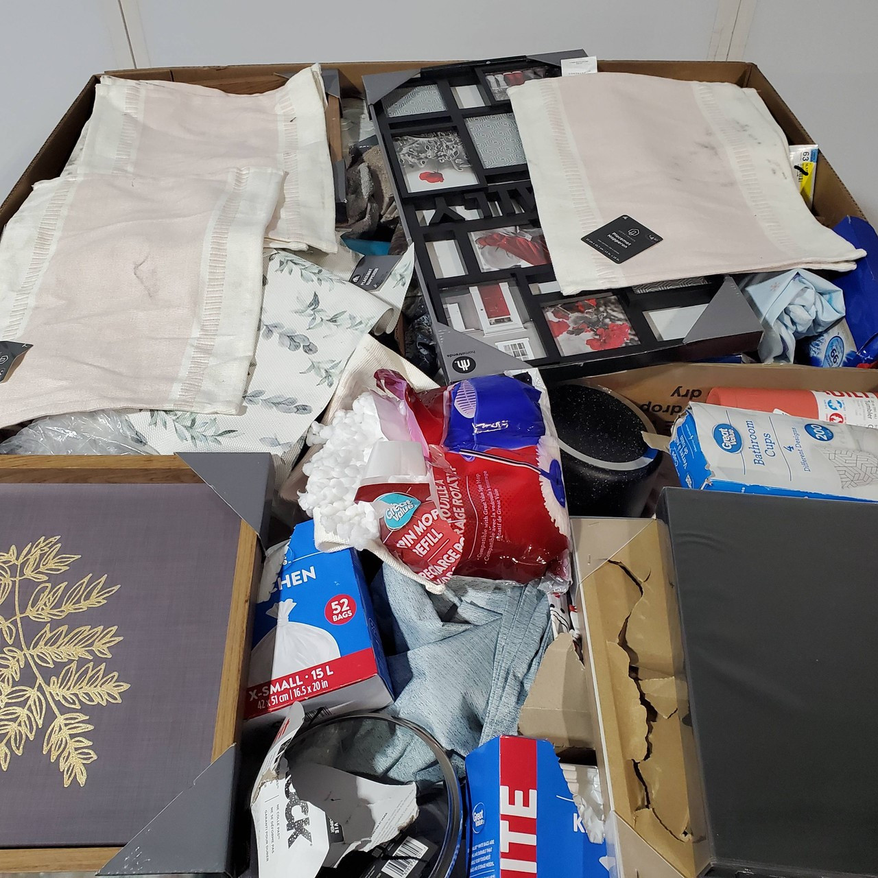 349 units of Home Products - MSRP $4,153 - Returns (Lot # 781560)