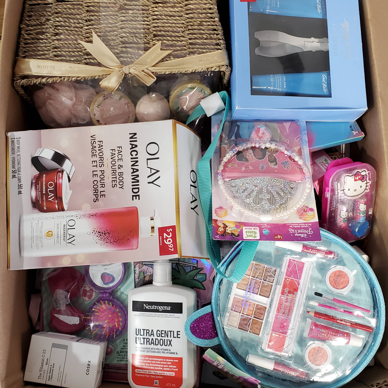 314 units of Cosmetics & Beauty - MSRP $3,254 - Returns (Lot # 791606)