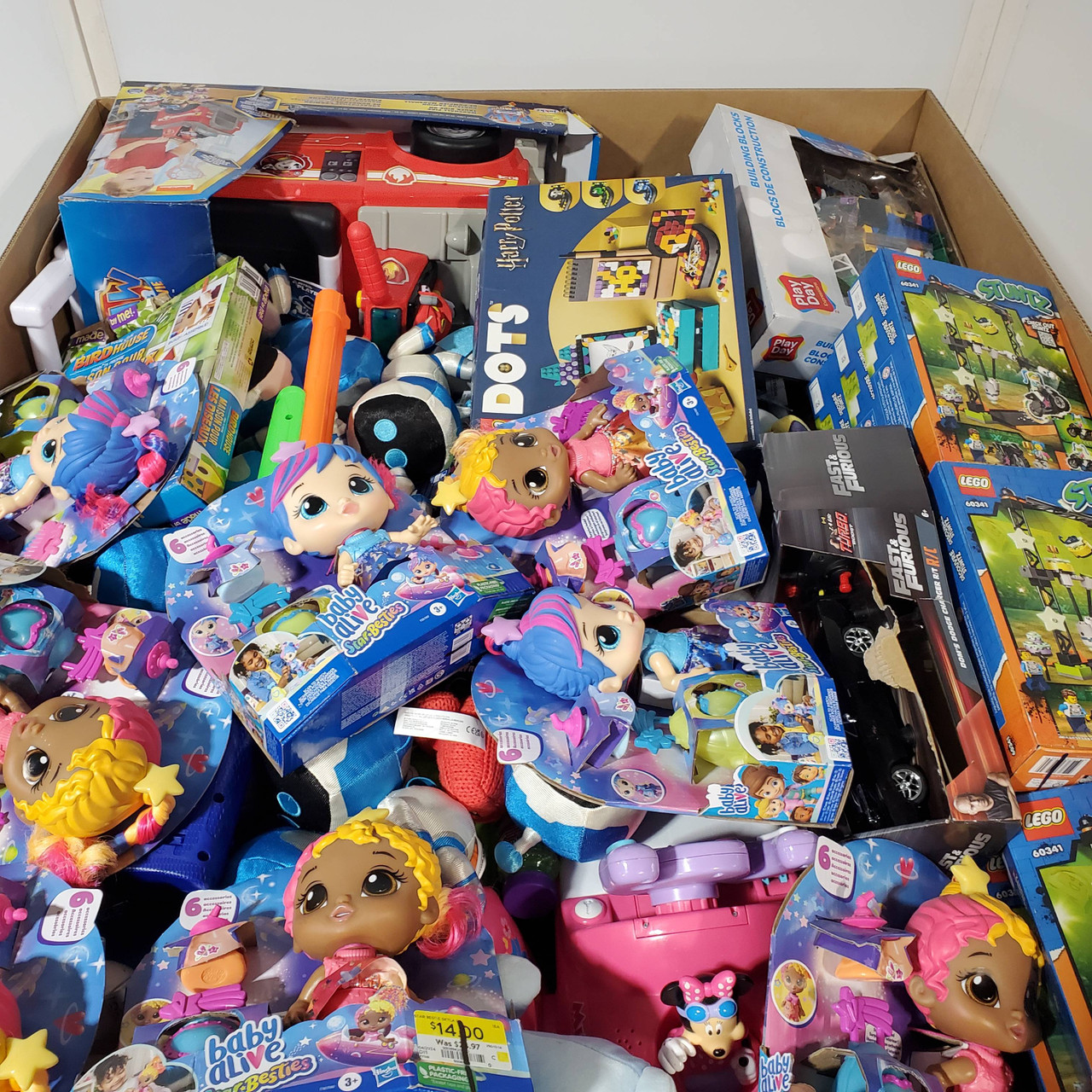 210 units of Toys - MSRP $4,673 - Returns (Lot # 797940)