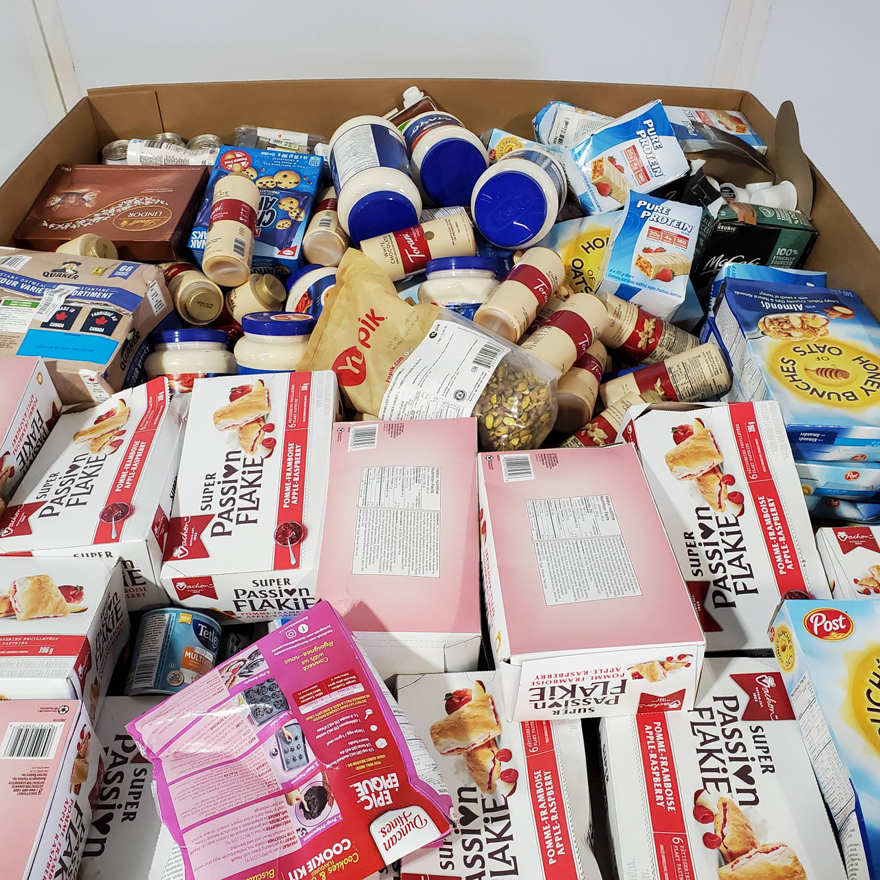 363 units of Grocery - MSRP $5,769 - Like New (Lot # 794543)