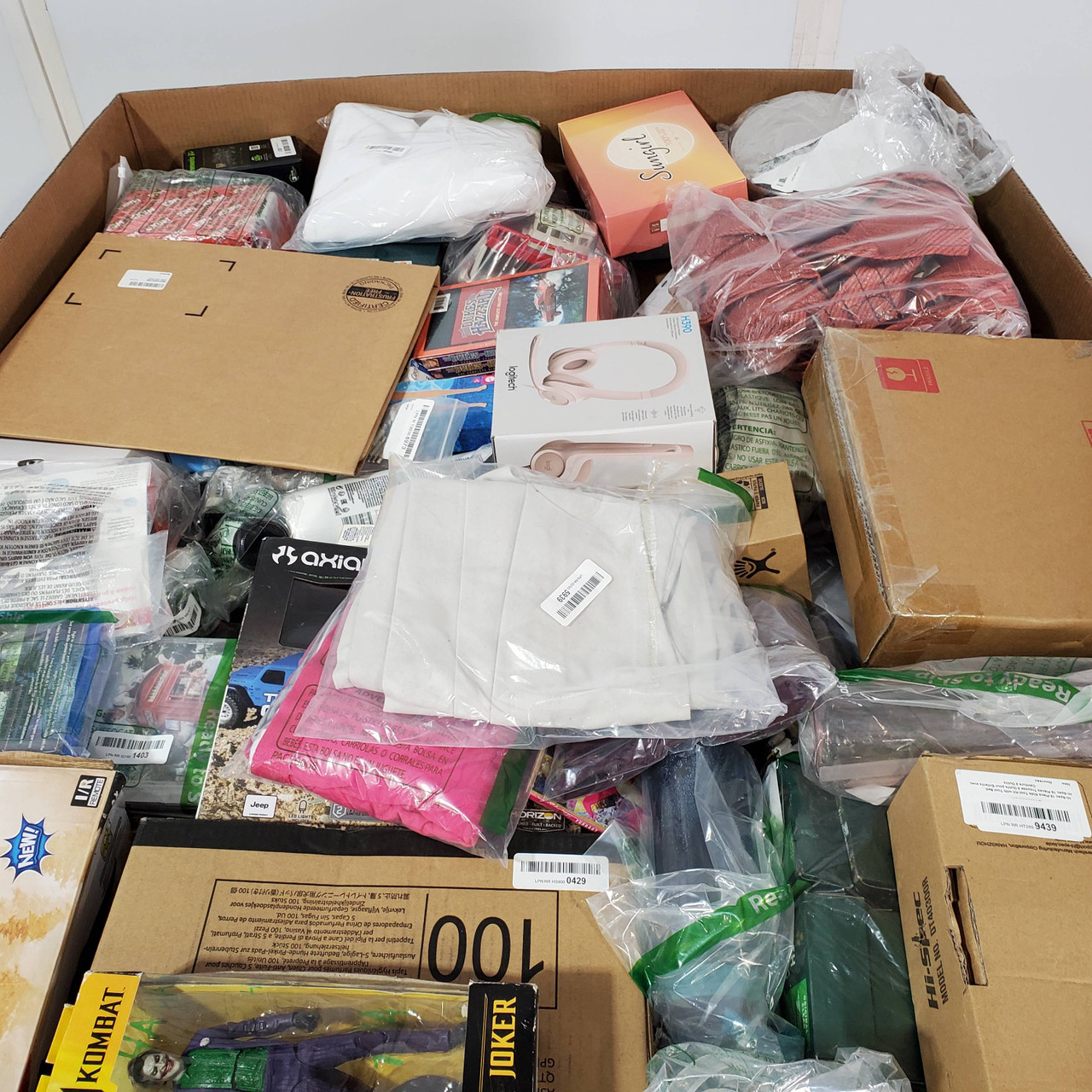 5156 units of AMZ General Merchandise MSRP $182,325 Returns