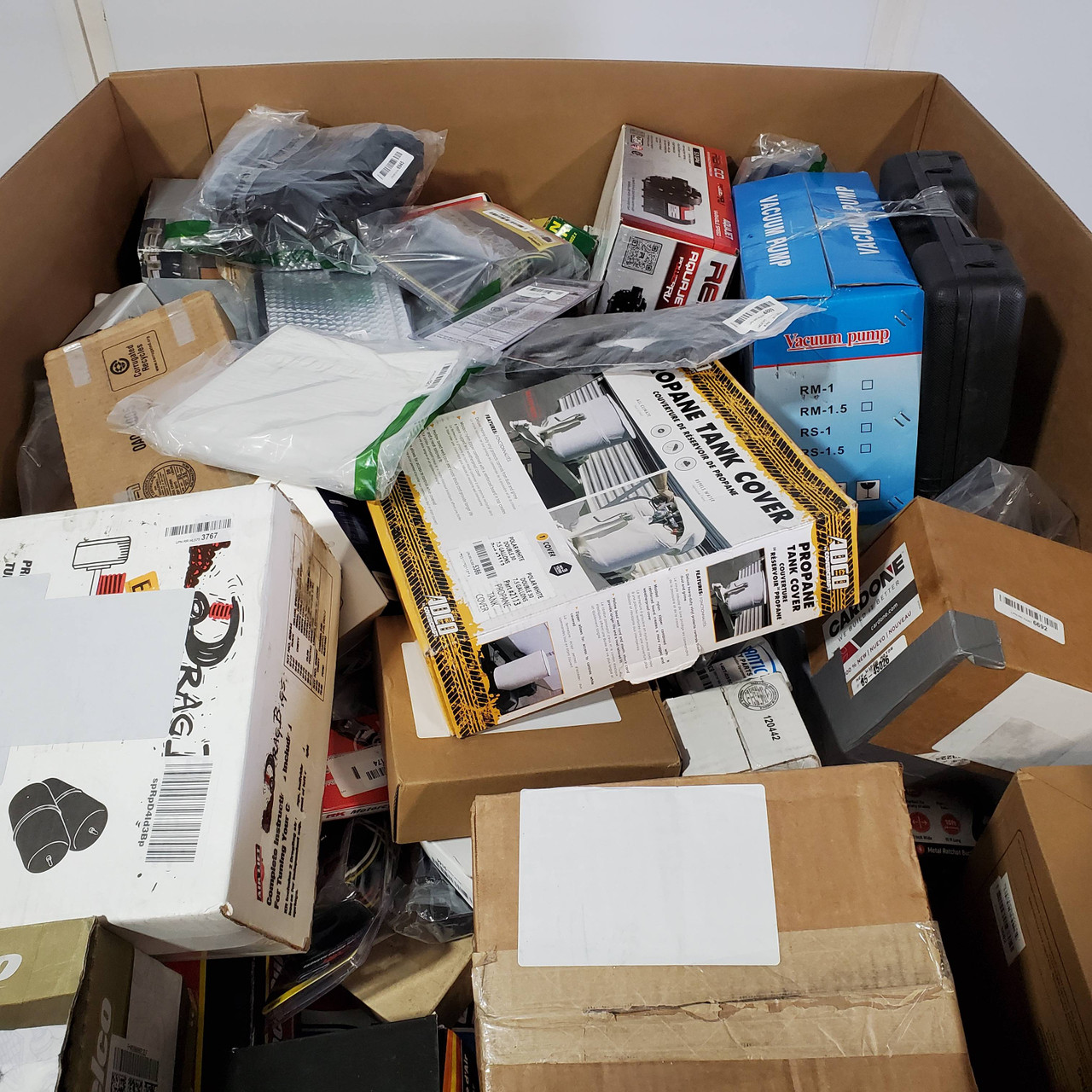 374 units of Car, RV & Accessories - MSRP $19,173 - Returns (Lot # 801067)