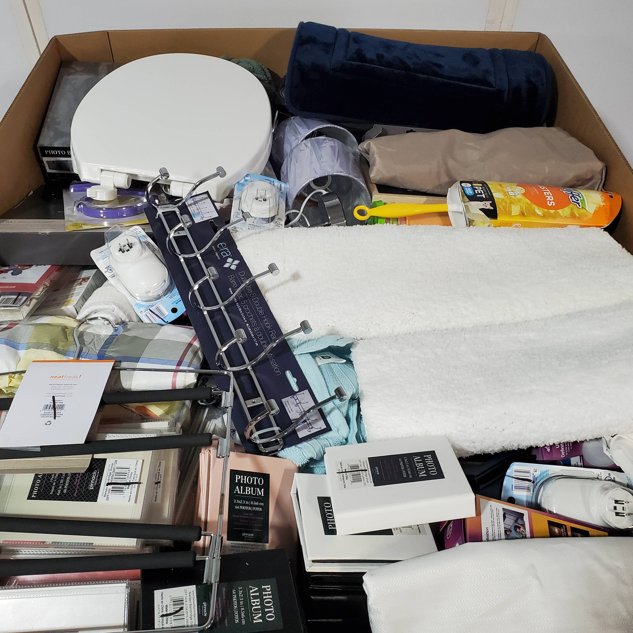 391 units of Home Products - MSRP $4,558 - Returns (Lot # 807536)