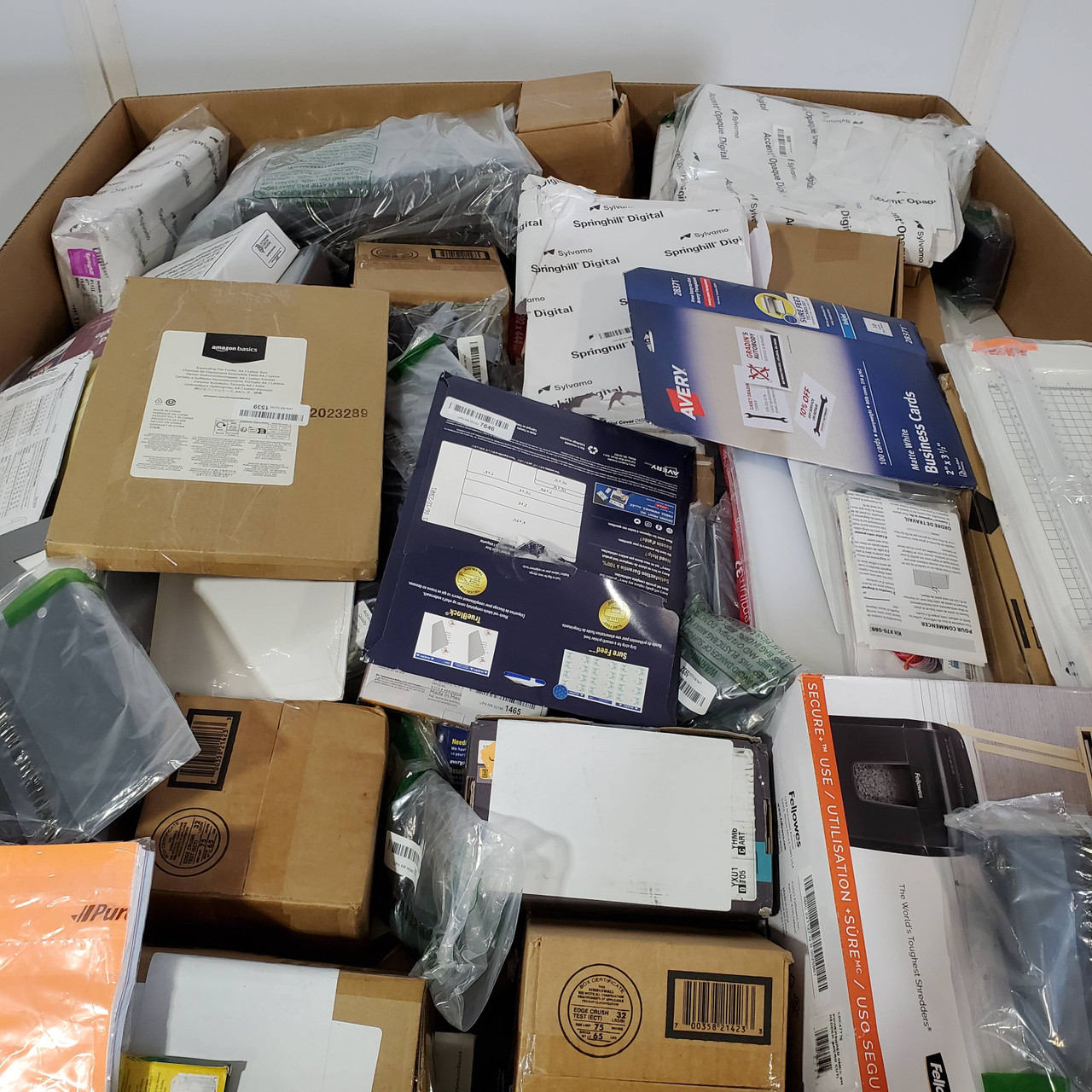 788 units of Office & School Supplies - MSRP $11,102 - Returns (Lot # 806931)