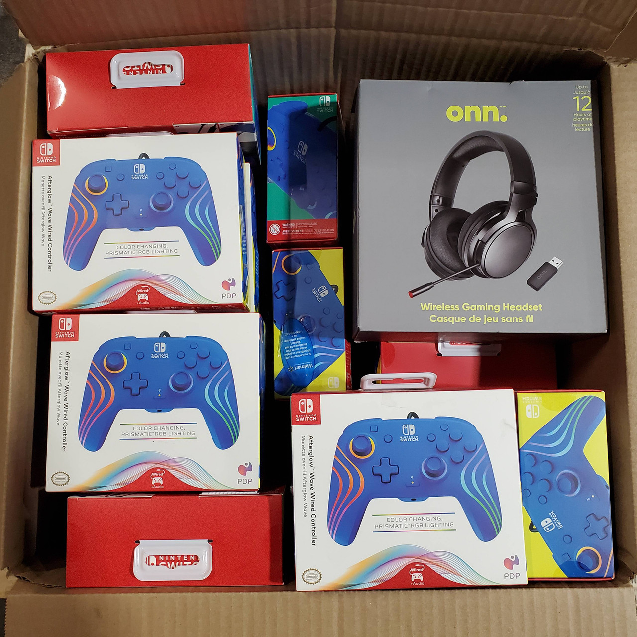 25 units of Gaming Accessories - MSRP $1,244 - Returns (Lot # 826945)