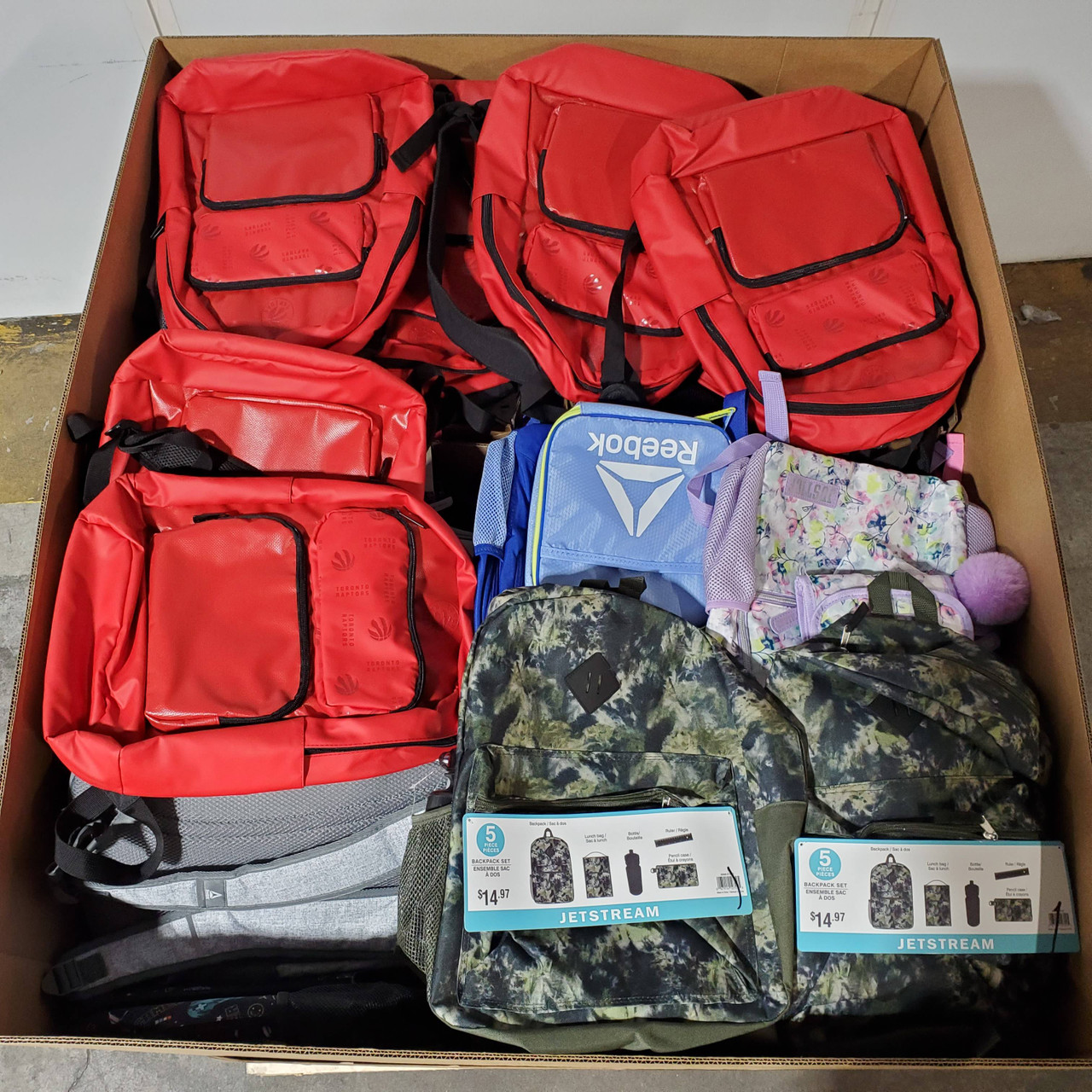 172 units of Luggages & Bags - MSRP $3,991 - Returns (Lot # 828154)