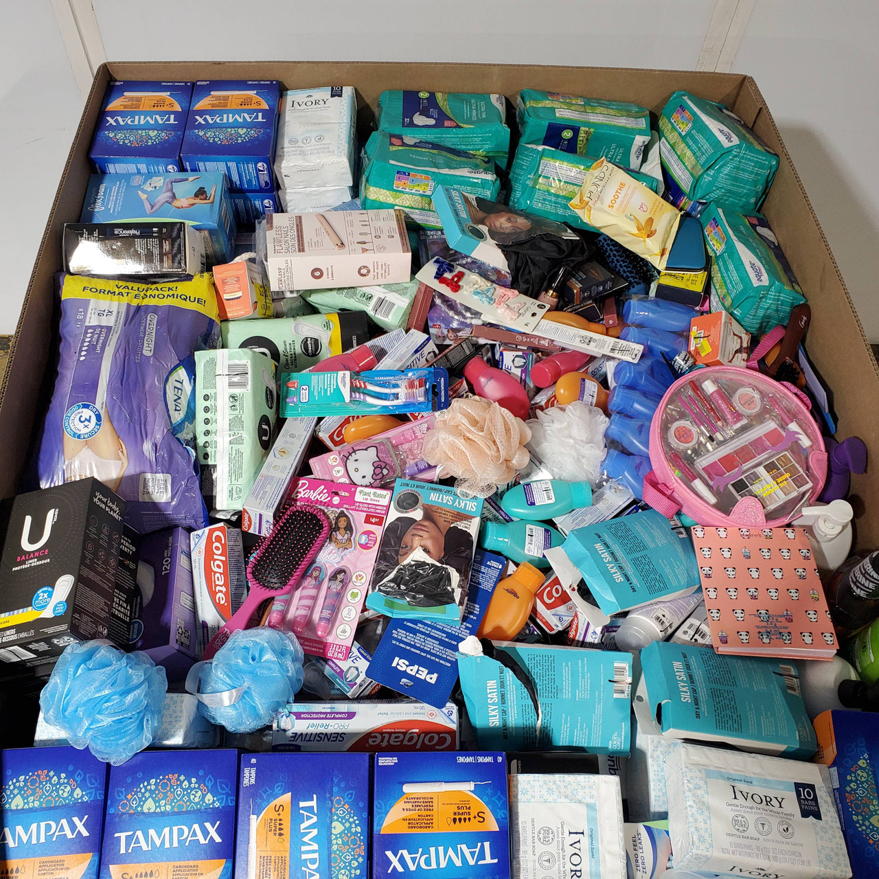 1444 units of Cosmetics & Personal Care - MSRP $13,658 - Like New (Lot # 835005)