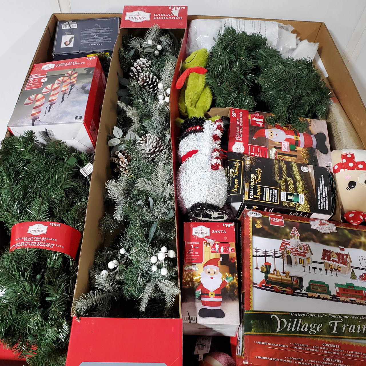 127 units of Christmas - MSRP $2,950 - Returns (Lot # 835320)
