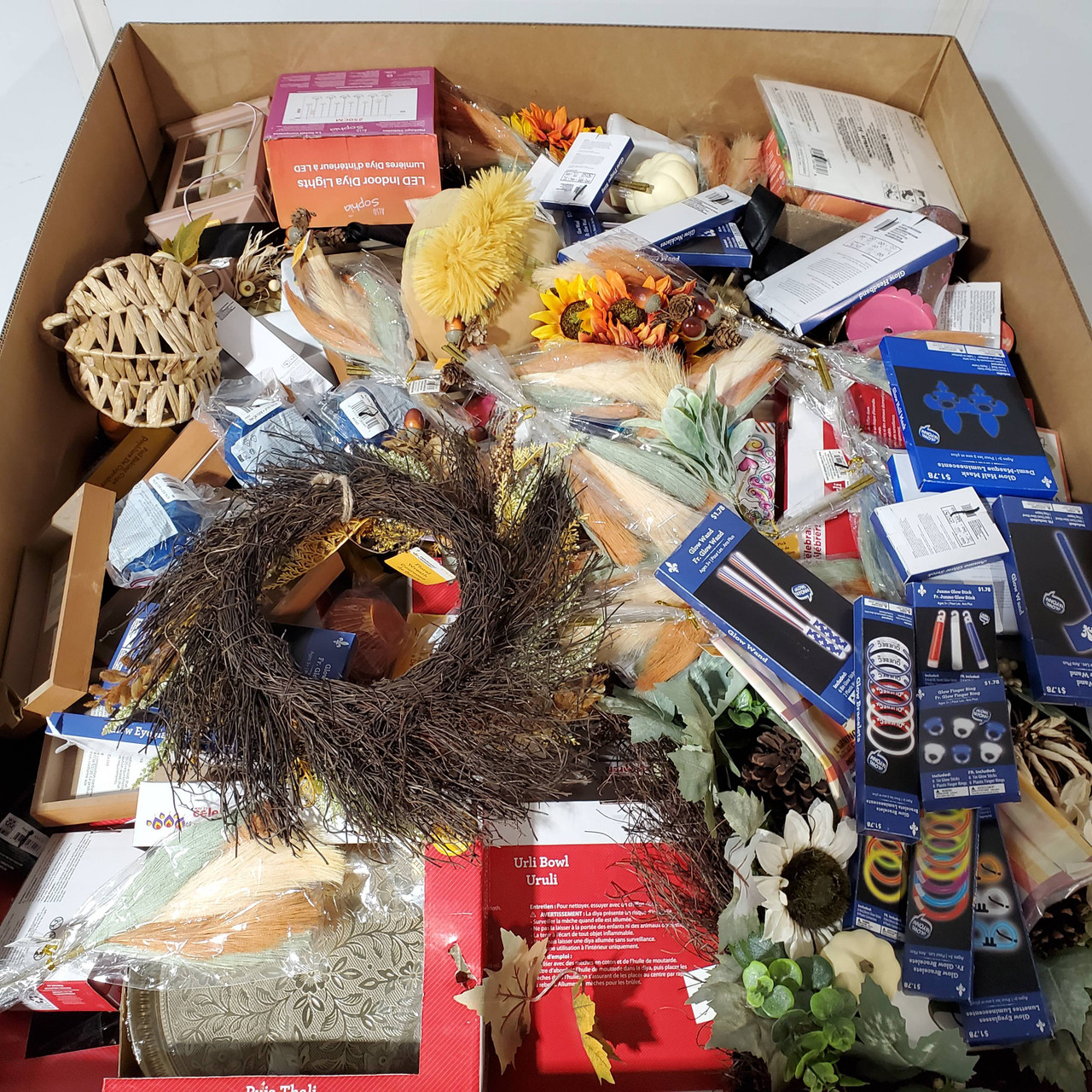 831 units of Holidays & Party - MSRP $4,388 - Returns (Lot # 836419)