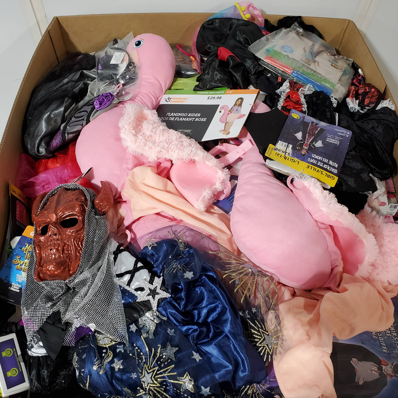 405 units of Halloween - MSRP $7,619 - Returns (Lot # 836831)