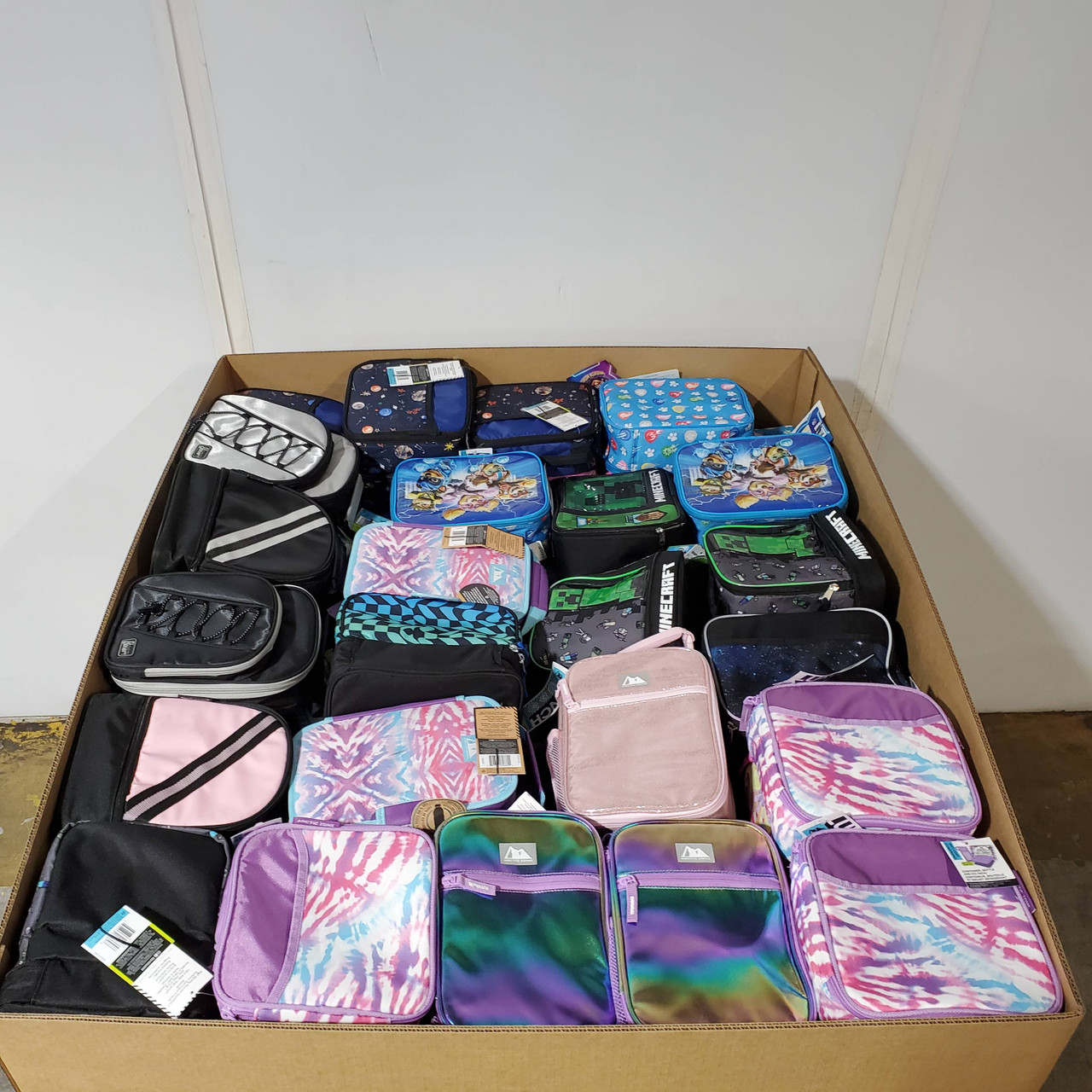 229 units of Luggages & Bags - MSRP $3,191 - Returns (Lot # 840944)