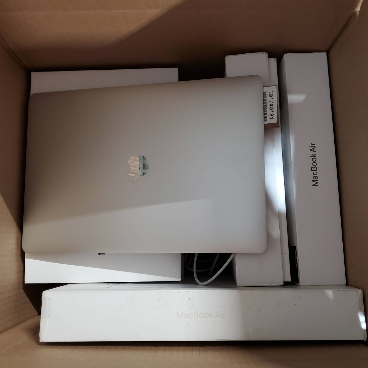 7 units of Apple Macbooks - MSRP $12,754 - Salvage (Lot # 845312)