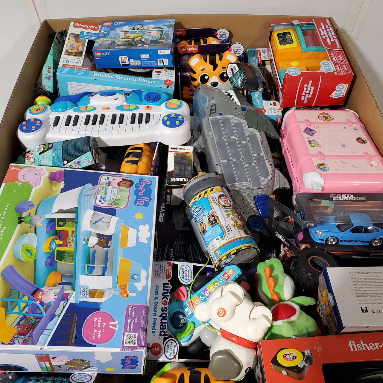 153 units of Toys - MSRP $4,089 - Returns (Lot # 851515)
