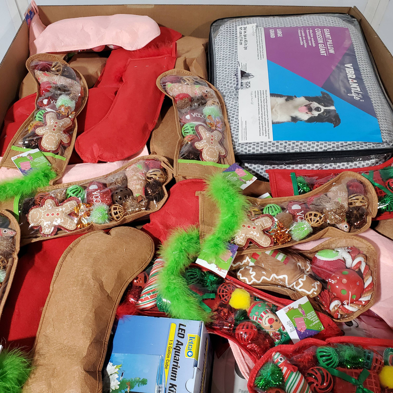 318 units of Pet Products - MSRP $8,200 - Returns (Lot # 853607)