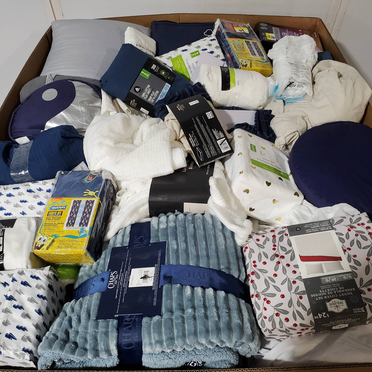 250 units of Home Products And Bedding - MSRP $4,367 - Returns (Lot # 863934)