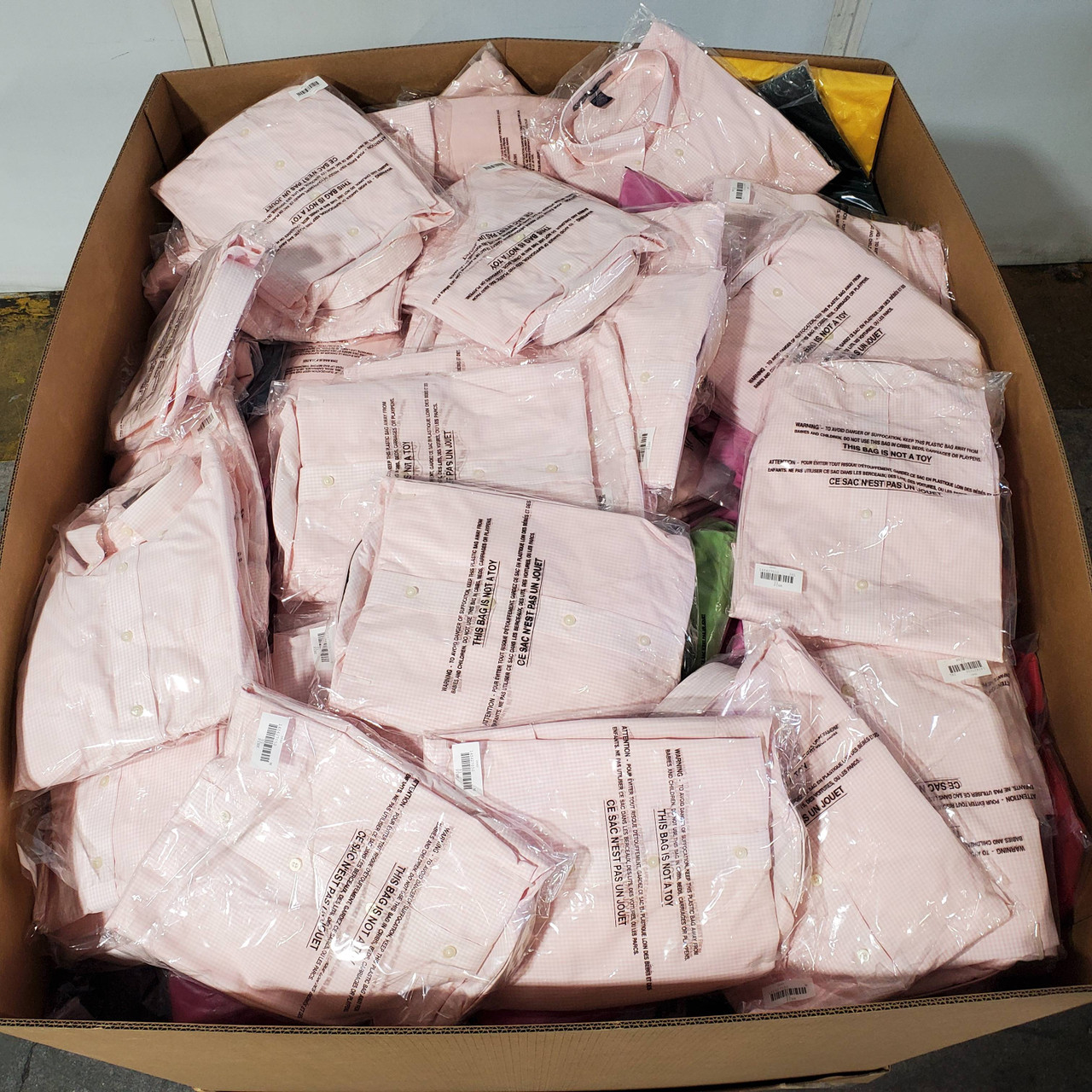 627 units of Clothing & Accessories - MSRP $35,645 - Brand New (Lot # 876405)