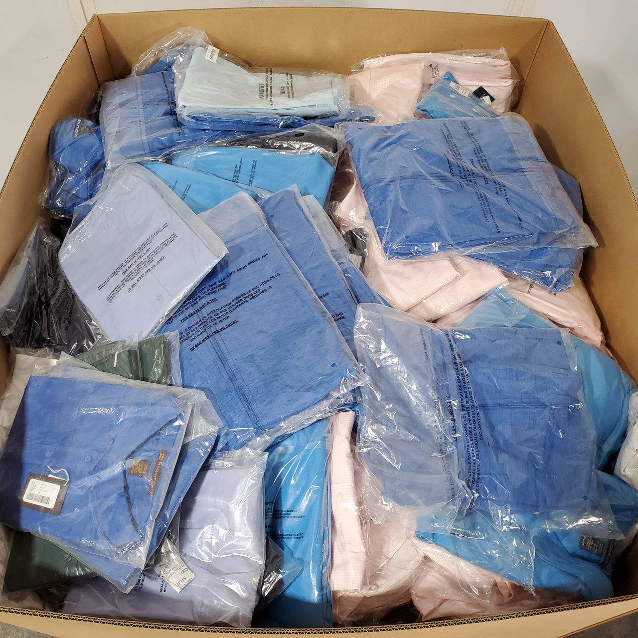656 units of Clothing & Accessories - MSRP $33,460 - Brand New (Lot # 891411)